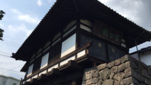 小諸市懐古園の門