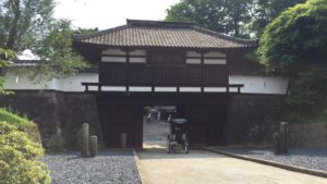 小諸市懐古園の門