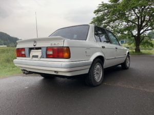 六本木のカローラE30