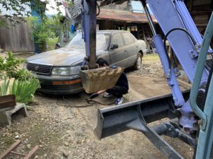 庭に長年放置してしまった廃車セルシオ