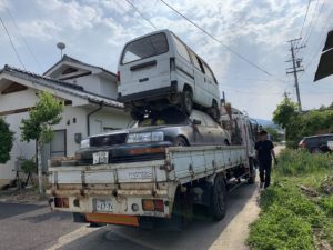 庭に長年放置してしまった廃車の引き取り写真