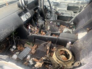 S14シルビア放置車両の車内