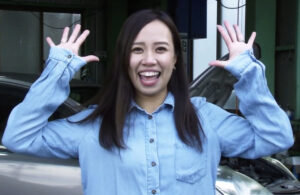 廃車のアクセルのCMに出演した女性
