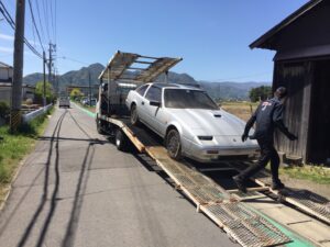 長年納屋に放置された日産フェアレディZの引き上げ途中経過