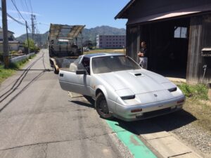 長年納屋に放置された日産フェアレディZの引き上げ