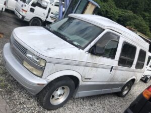 放置車両のシボレーアストロ